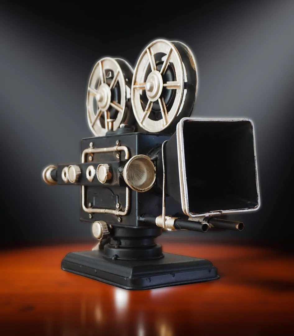 Vintage Movie Camera Decor – Retro Film Projector Figurine Collectible Sculpture