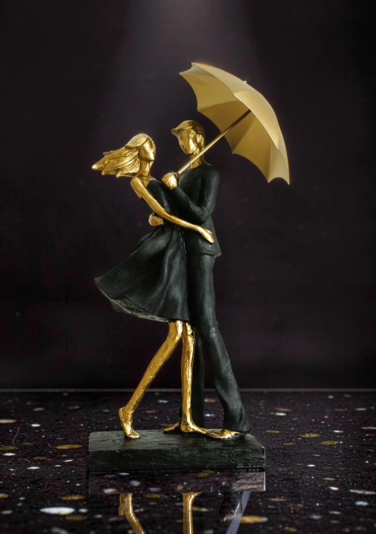 Romantic Couple Figurine Statue – Black & Gold Umbrella Love Sculpture, 36.5 cm